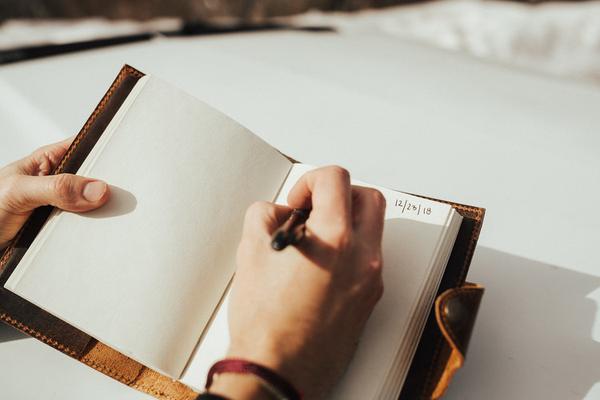 By Kodiak Leather. The Drifter Leather Journal in Antique Brown is the perfect travel companion. Made from Full Grain leather and complete with a snap button closure, this journal is the ultimate gift item for the world traveler or home body. 210 blank pages. Handmade artisan paper. Refillable. 5 x 7 x 2.5 inches.