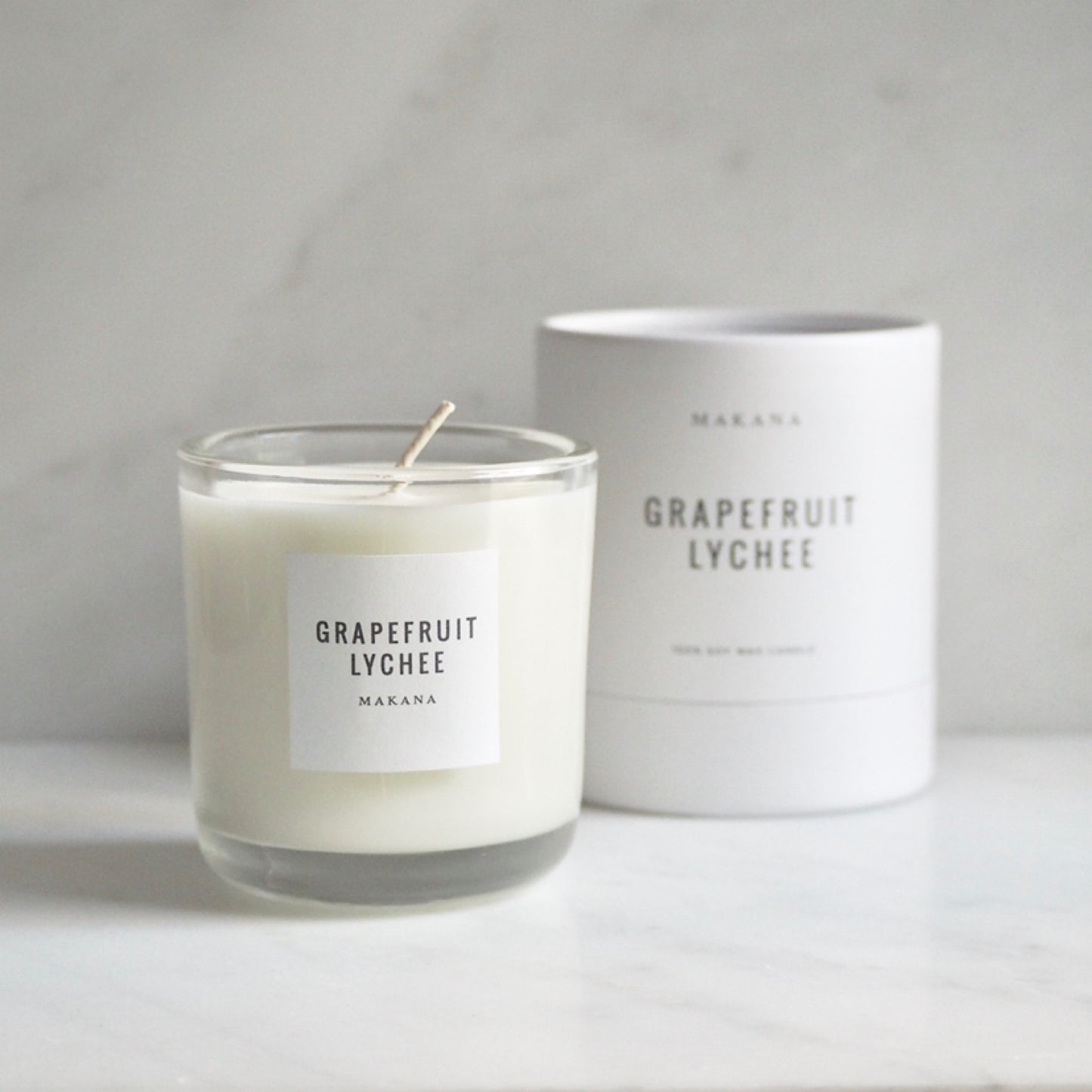 By Makana Candles Grapefruit Lychee Candle: Refreshing and addicting, a citrus accord of grapefruit, pomelo and yuzu, accented by notes of lychee and lilikoi, sweetened with a base of vanilla sugar. Hand-poured in-house in small batches using simple, clean ingredients – 100% soy wax, lead-free cotton wicking.