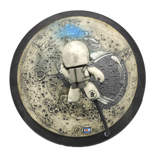 Tagsronaut: Rattle Can and Helmet