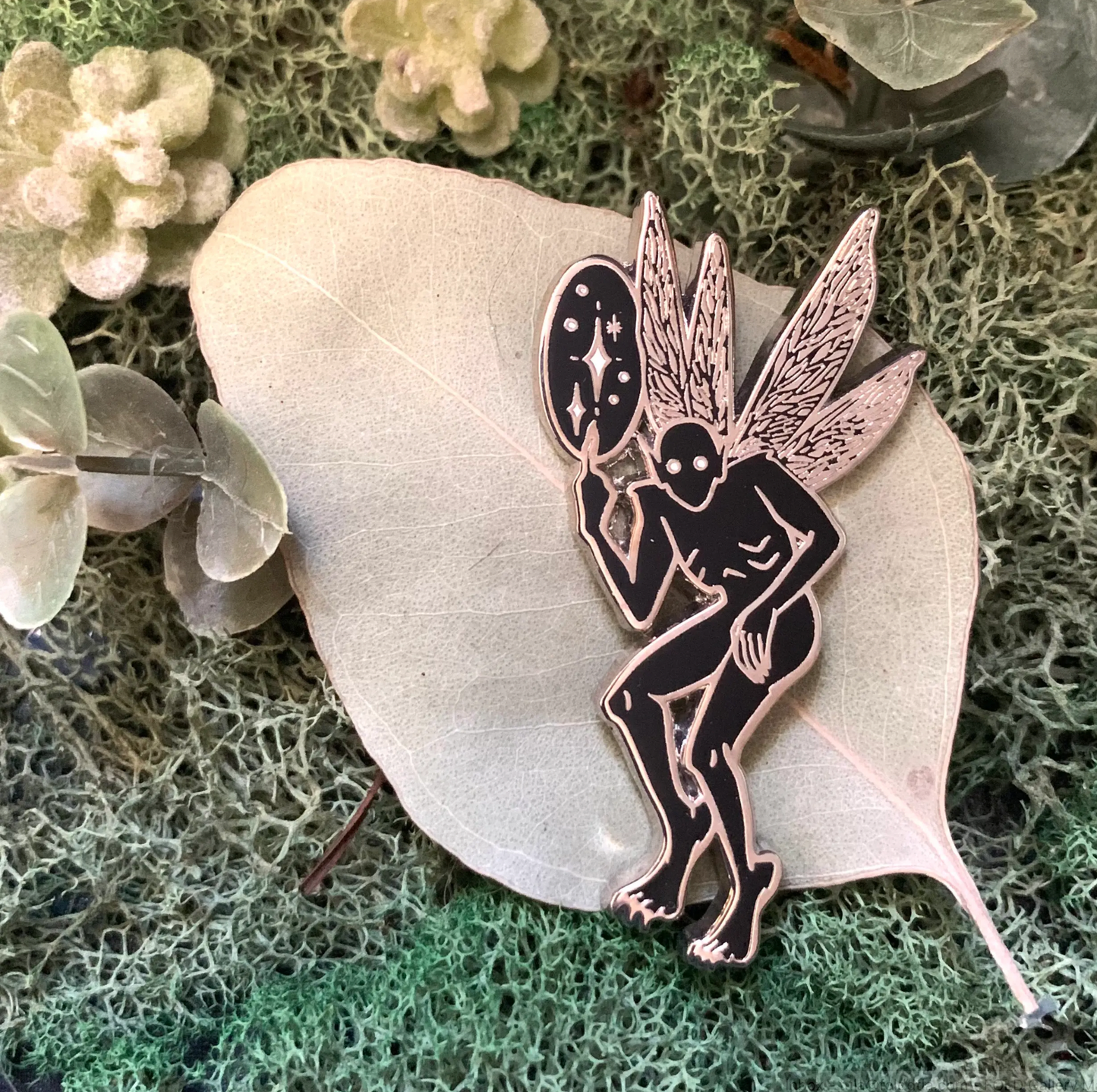 Fae Cafe - Fairy Pin