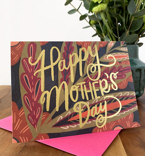 By Paper Parasol Press  A deep and rich garden inspired design paired with a soft gold foil.  Leaves and Blooms Card details:  A2 Size offset printed with foil blank interior comes with a light magenta envelope printed in the US Please note that due to everyone’s monitor displaying differently, the colors you see may vary.